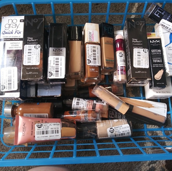 Makeup - Picture 3 of 7